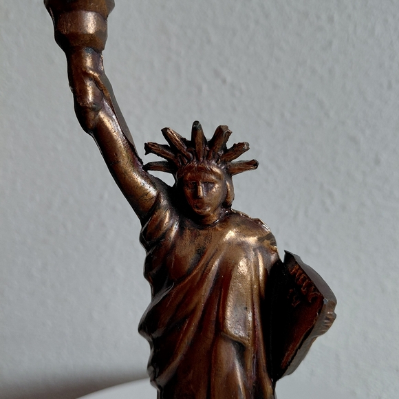Bronze Statue of Liberty Figurine - Picture 8 of 15
